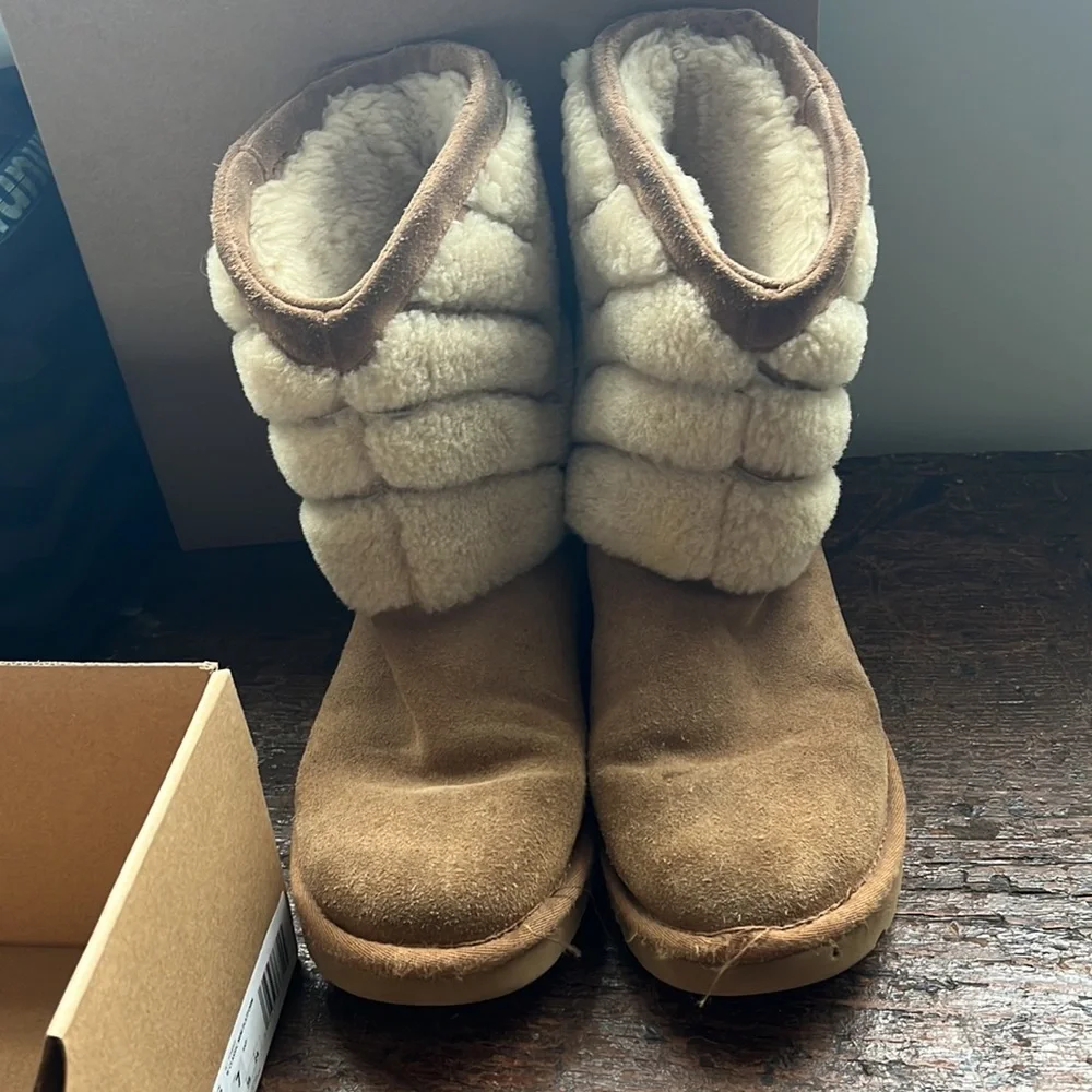 Limited Edition UGG TANIA Sheepskin Chestnut Women's Boots Size US 7 Slip On - Picture 2 of 3